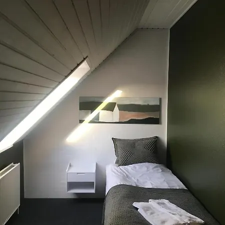 Hus *