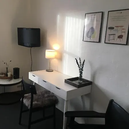 Hus Hotel *